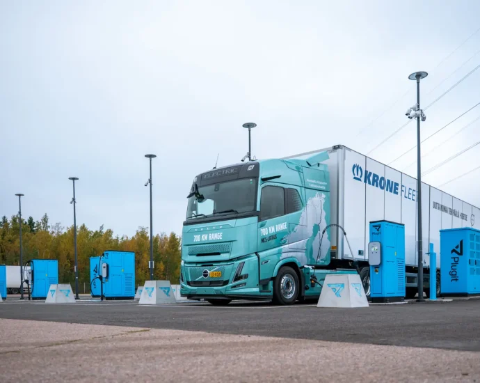 plugit-and-volvo-demonstrate-megawatt-charging-system-in-finland