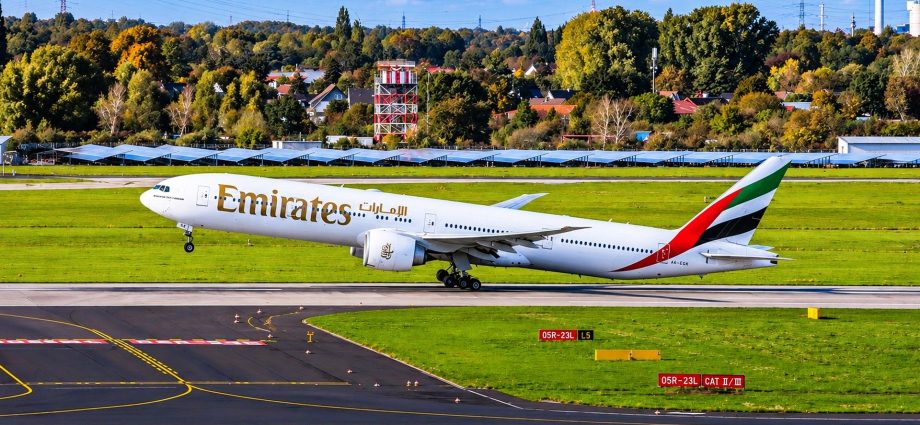 after-22-years-of-fighting,-emirates-suddenly-puts-its-berlin-plans-on-ice