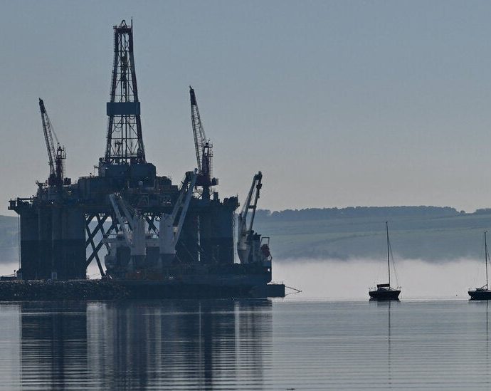 britain-is-said-to-approve-new-gas-drilling-in-the-north-sea