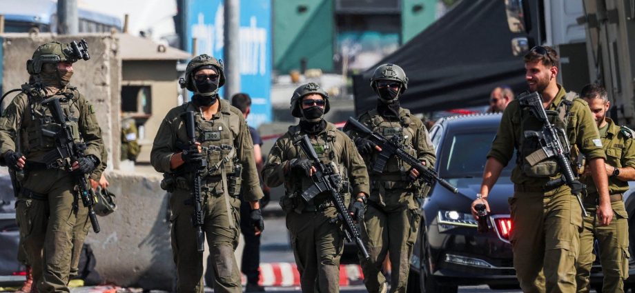 israel-locks-down-occupied-west-bank-after-hebron-shooting