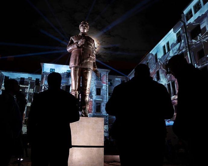 hungary:-70-years-after-soviet-crackdown,-leaders-honour-uprising-victims
