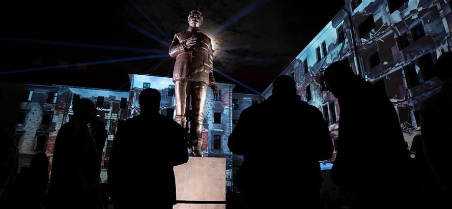 hungary:-70-years-after-soviet-crackdown,-leaders-honour-uprising-victims