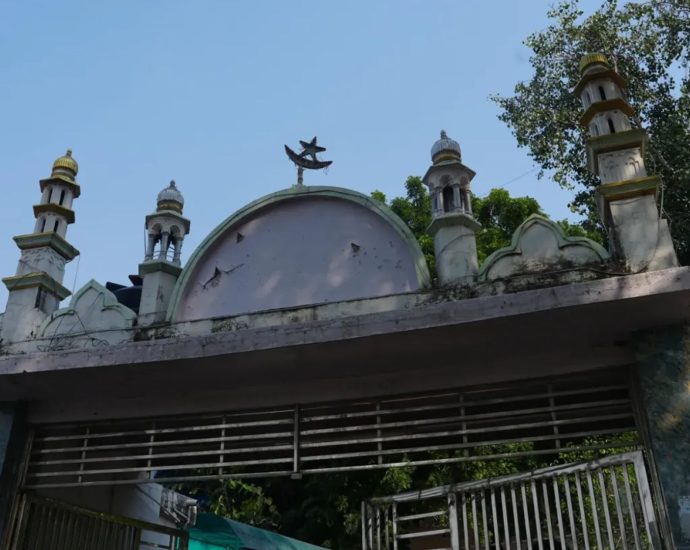 century-old-mosque-near-indian-pm’s-residence-under-gov’t-threat