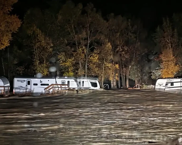 severe-flooding-hits-four-corners-region,-more-expected-through-the-weekend