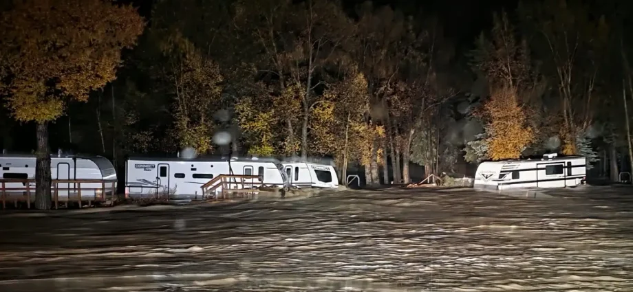 severe-flooding-hits-four-corners-region,-more-expected-through-the-weekend