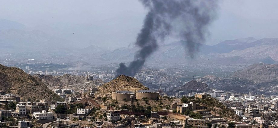 hospital-in-yemen’s-taiz-warns-of-collapse-in-days-because-of-houthi-siege