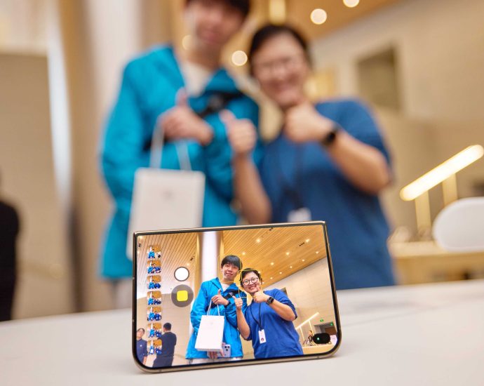 iphone-duo:-the-apps-weren’t-ready,-but-the-market-was