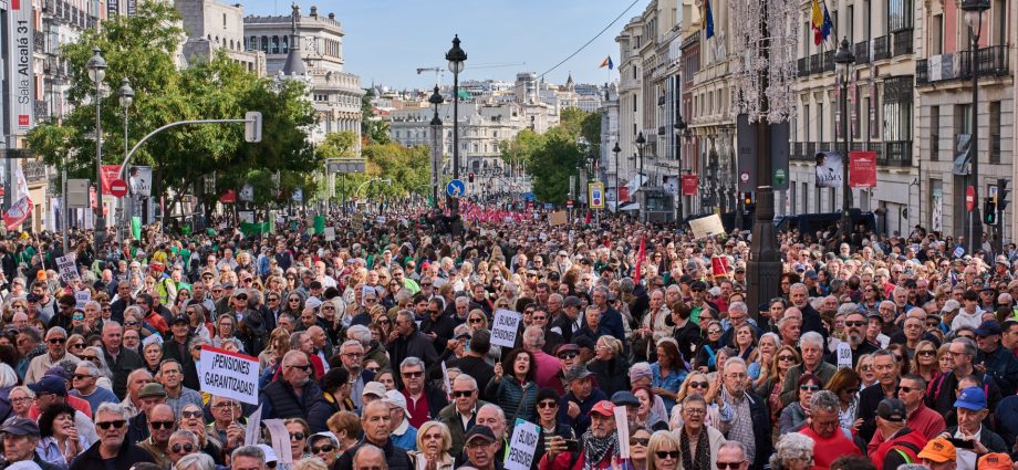 about-25,000-rally-in-madrid-in-support-of-spain’s-state-pension-scheme