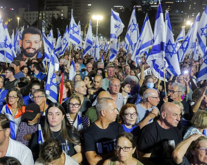 thousands-of-israelis-rally-against-netanyahu-gov’t-days-before-election