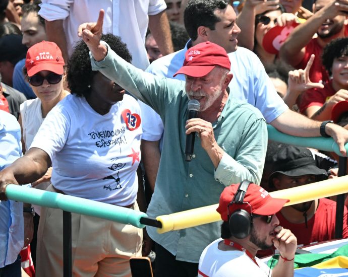 brazil’s-lula,-bolsonaro-draw-thousands-to-election-eve-rallies