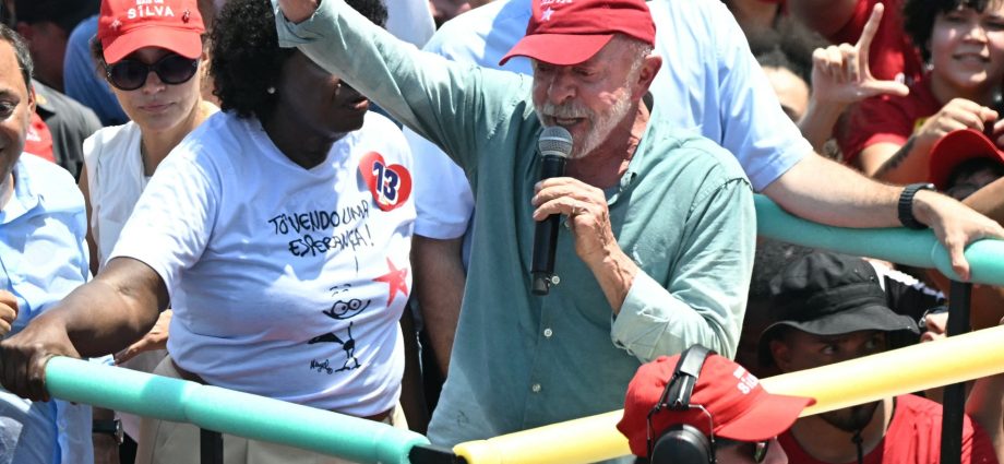 brazil’s-lula,-bolsonaro-draw-thousands-to-election-eve-rallies