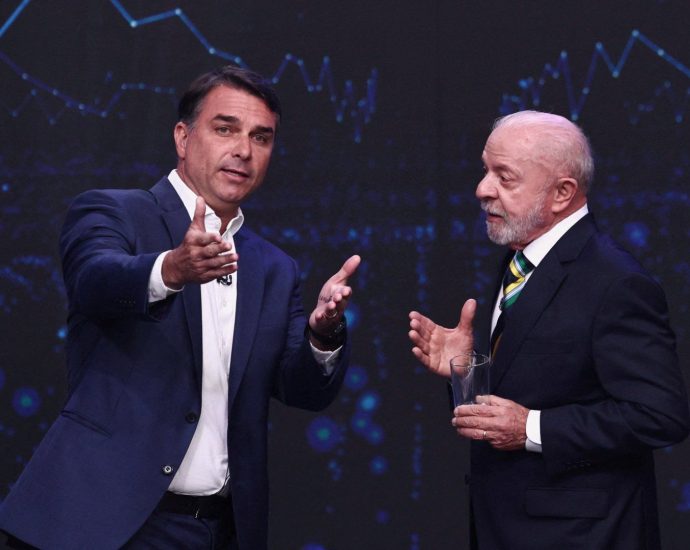 brazil’s-candidates-hold-final-rallies-before-knife-edge-run-off
