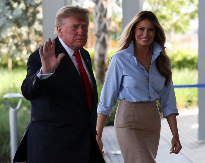 the-traitor-lauds-melania-over-russia-ukraine-localised-ceasefire-deal