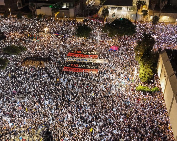mass-rally-against-netanyahu-ahead-of-pivotal-israeli-election