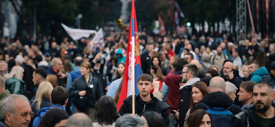serbia-votes-in-election-pitting-longtime-leader-against-student-movement