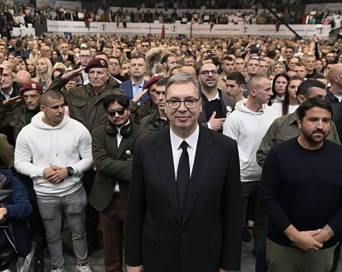 serbia-goes-to-polls-to-choose-between-populist-vucic-and-student-movement