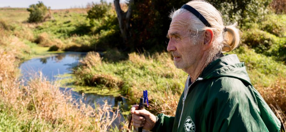 amid-iowa’s-water-crisis,-factory-farms-get-a-pass-on-environmental-permitting
