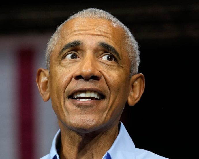 maga-melts-down-over-obama-comparing-the-traitor’s-oval-office-to-cheesecake-factory