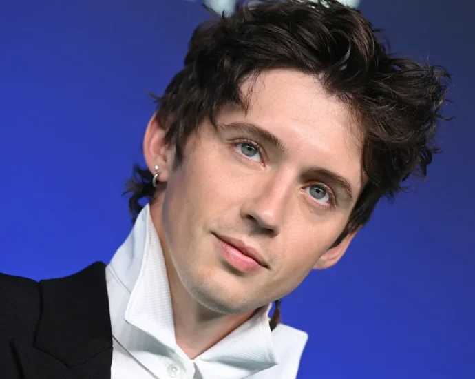 troye-sivan-on-masculinity,-bullies-and-the-teacher-who-let-him-sing-instead-of-swim