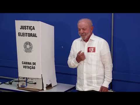 lula-and-flavio-bolsonaro-cast-their-ballot-in-presidential-runoff