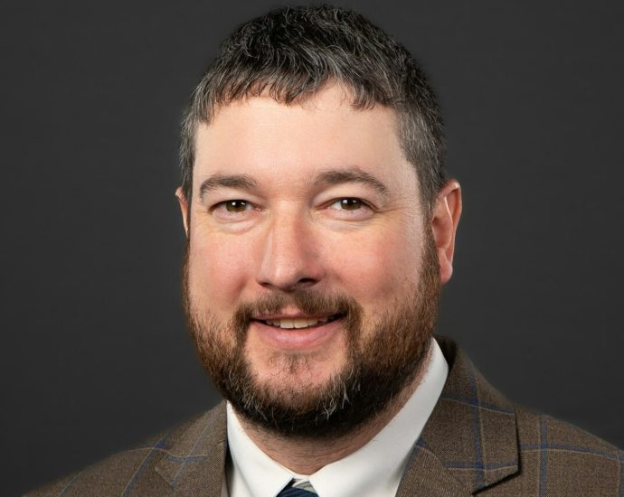 45-year-old-republican-candidate-sued-by-his-own-parents