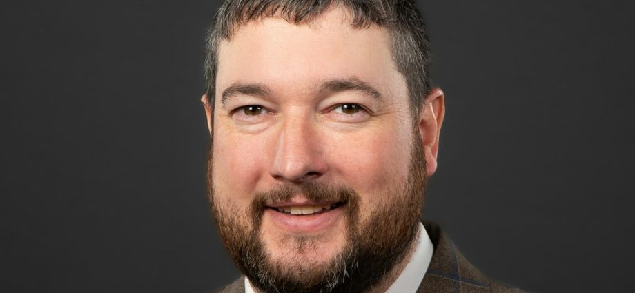 45-year-old-republican-candidate-sued-by-his-own-parents