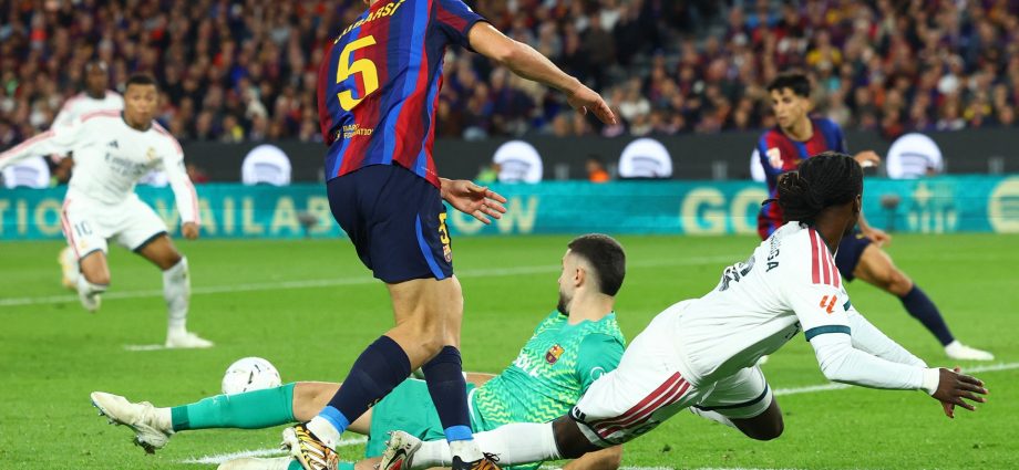 real-madrid-beat-barcelona-2-1-at-camp-nou-to-halve-gap-to-la-liga-leaders