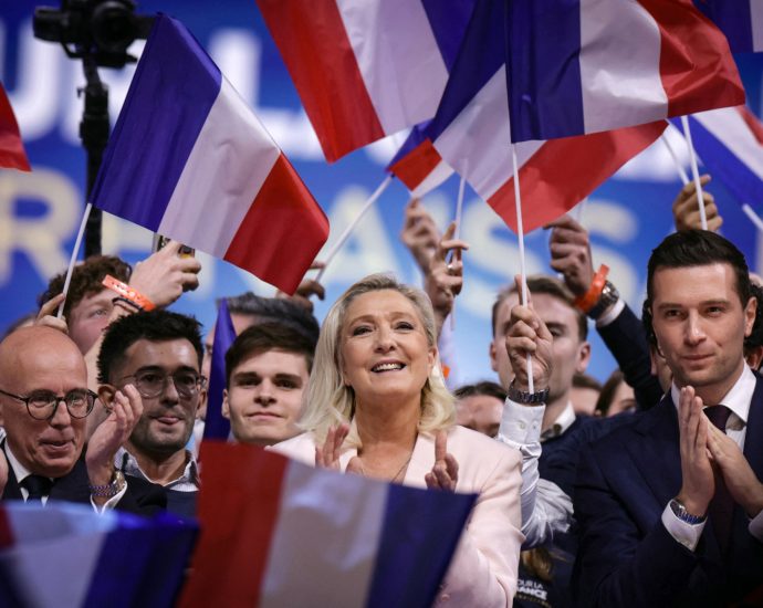 marine-le-pen-vows-french-‘renaissance’-as-far-right-eyes-seat-of-power