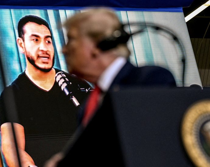 the-traitor-leans-into-islamophobic-rhetoric-at-michigan-rally