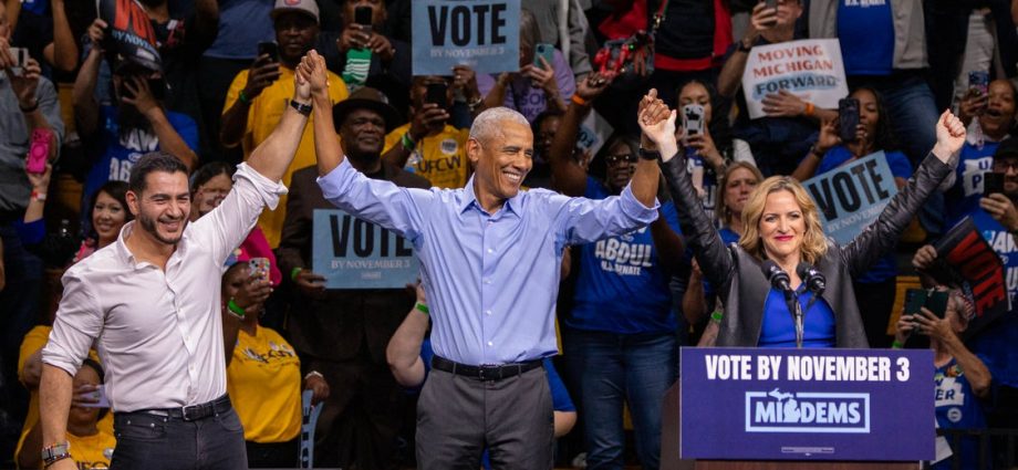 obama-campaigns-alongside-el-sayed,-benson-in-fiery-michigan-rally