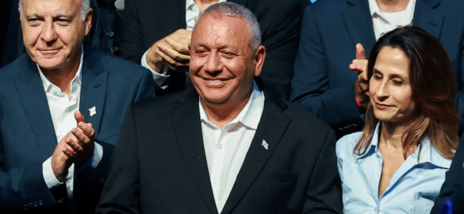 netanyahu-rival-eisenkot-holds-final-rally-before-israeli-election