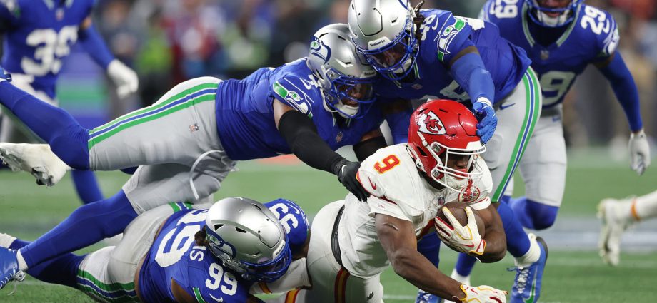 seahawks-defense-dominates-patrick-mahomes,-kenneth-walker-iii-in-big-win