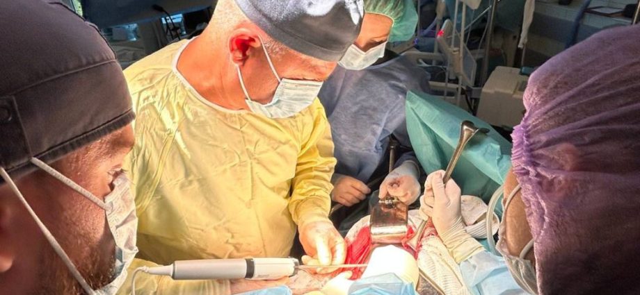 sixteen-ukrainian-doctors-who-work-near-fighting-went-through-three-western-trauma-programs-in-one-week.-american-surgeons-led-drills