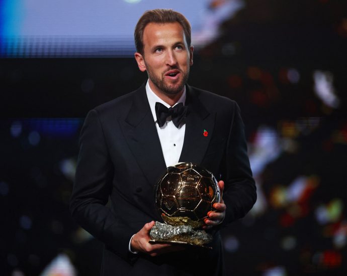england’s-harry-kane-wins-ballon-d’or,-alexia-putellas-takes-women’s-award