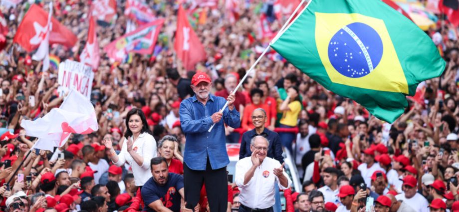 climate-activists-celebrate-lula’s-win-in-brazil,-but-warn-the-fight-is-far-from-over
