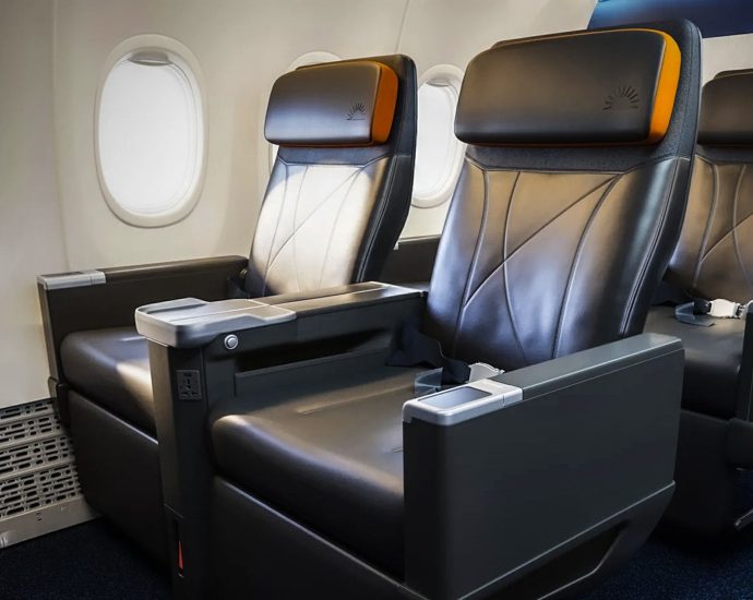 premium-push:-the-us-airlines-introducing-first-class-cabins-in-2027