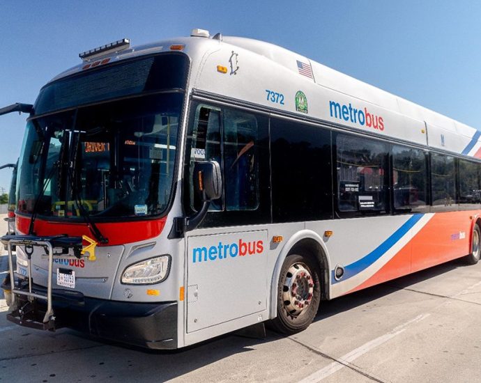 new-flyer-secures-additional-order-of-100-hybrid-and-electric-transit-buses-for-washington-metro