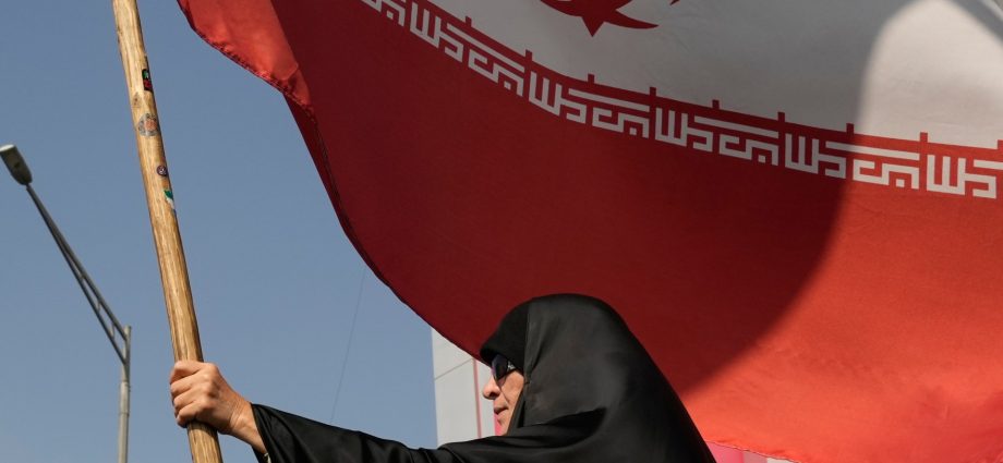 iran’s-calculations-as-us-escalation-looms:-trust,-midterms,-hormuz