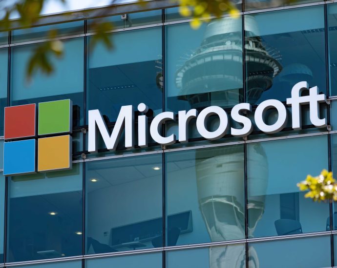 microsoft-offers-exits-to-thousands-of-employees,-including-staff-on-ai-and-copilot-teams