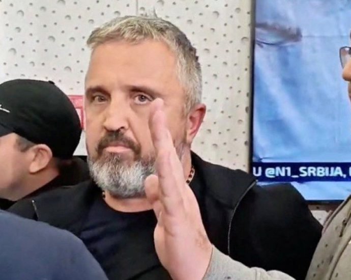 protesters-storm-serbian-pro-vucic-tv-station-after-his-loss-at-polls