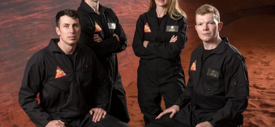 NASA Invites Media to Crew Completion of Yearlong Mars Simulation