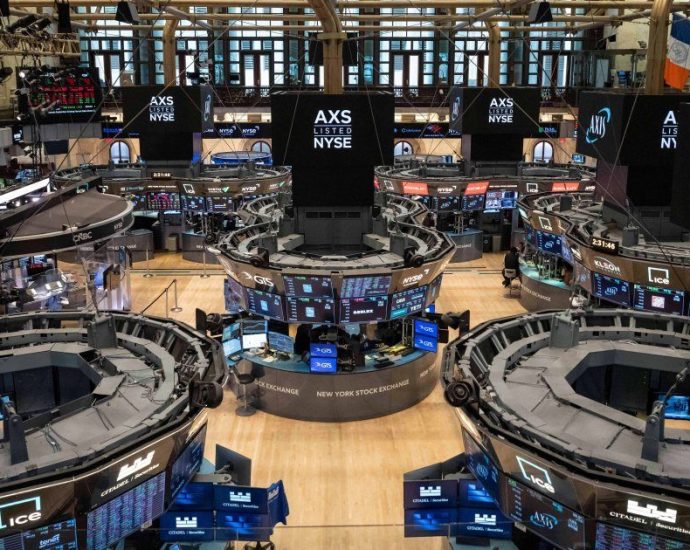 global-stock-markets-rise-as-investors-continue-to-bet-on-ai