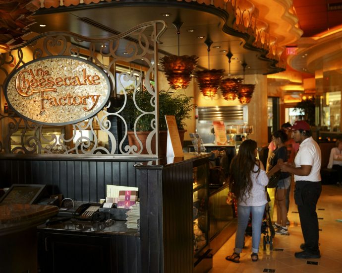 why-the-traitor-has-gone-all-in-on-the-cheesecake-factory-culture-wars