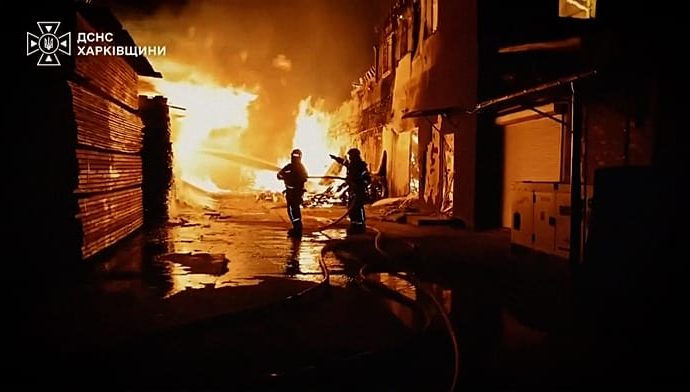 ukraine:-massive-fire-engulfs-buildings-after-russian-strike-on-kharkiv