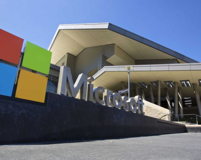the-traitor-says-microsoft-abuses-visa-laws-microsoft-disagrees.-who’s-telling-the-truth?