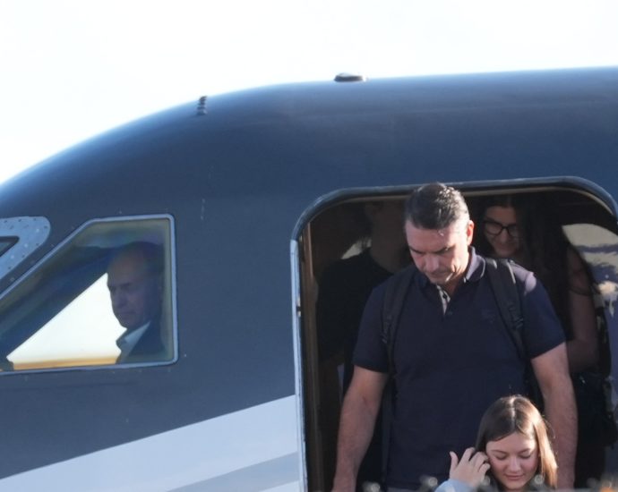 what’s-next-for-brazil’s-flavio-bolsonaro-after-election-defeat?