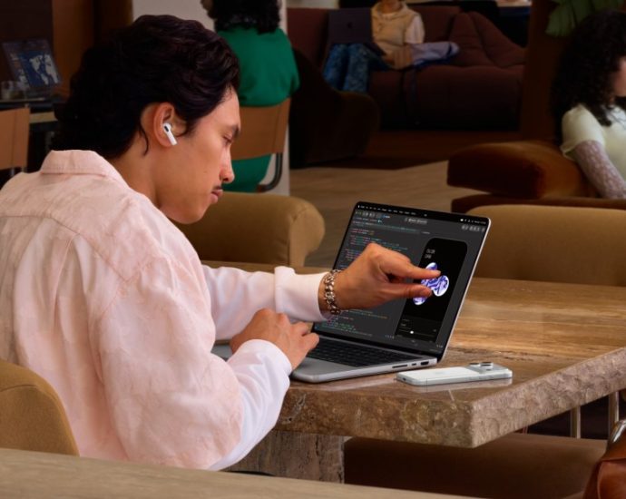 macbook-pro-gets-touchscreen-after-years-of-apple-saying-‘no’