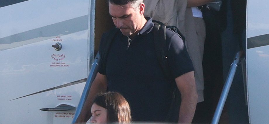 the-traitor-admin-embraces-fleeing-bolsonaro,-losing-brazilian-presidential-candidate