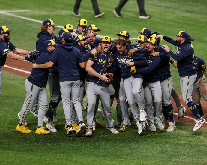 milwaukee-brewers-defeat-tampa-bay-rays-to-claim-first-world-series-title