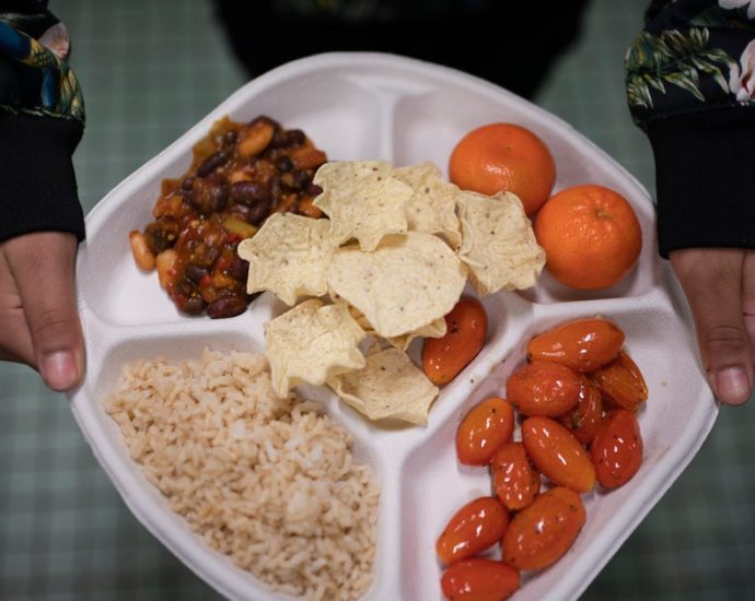 north-dakotans-to-vote-on-giving-schoolkids-universal-free-meals